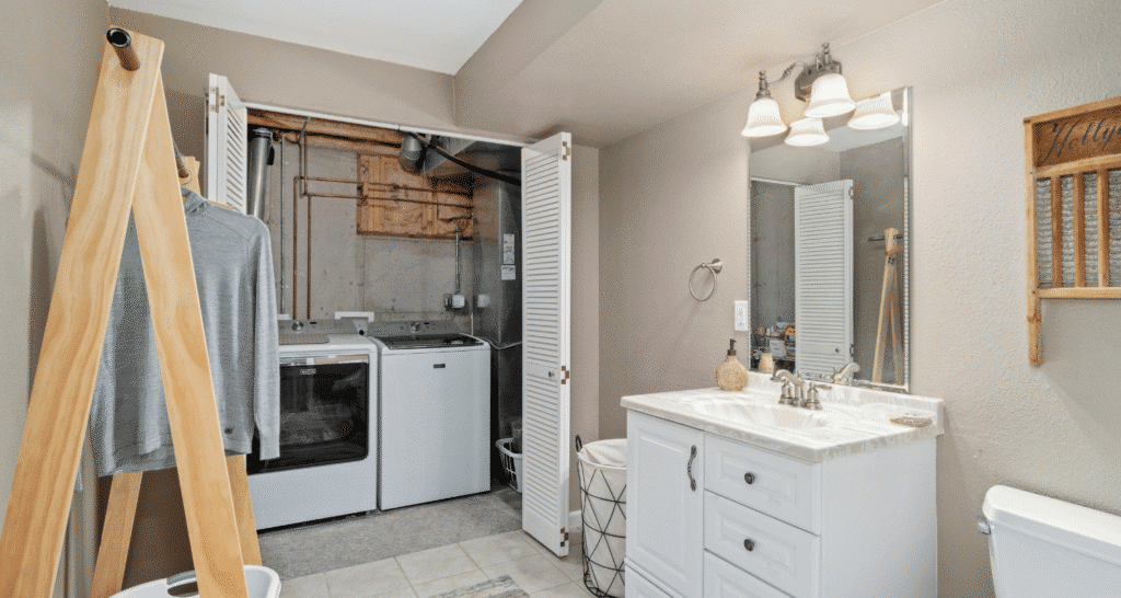 Smart Basement Bathroom Design Ideas (2)